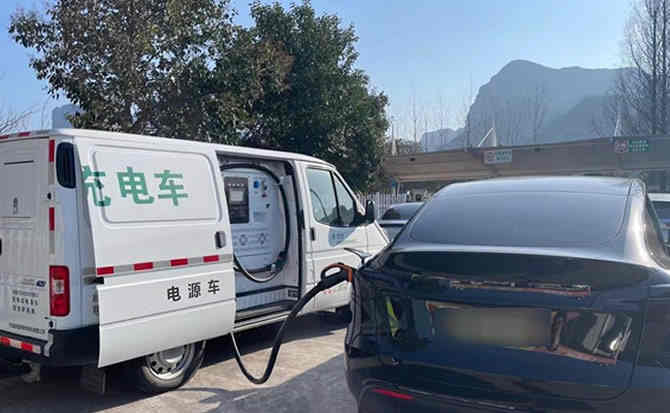 关岭汽车搭电